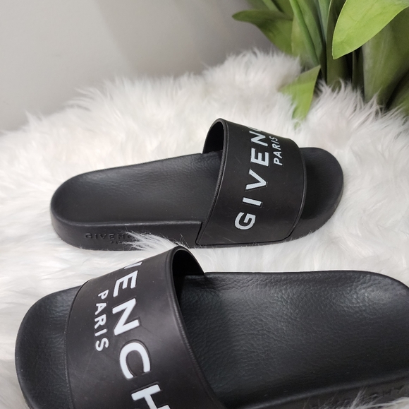 Givenchy Logo  Women Pool Slides size6 - Picture 4 of 13